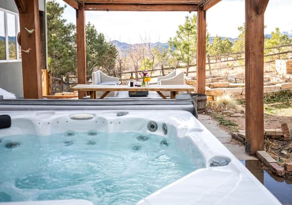 Lyons Luxury Haven/Hot Tub + Golf Cart - Image 2